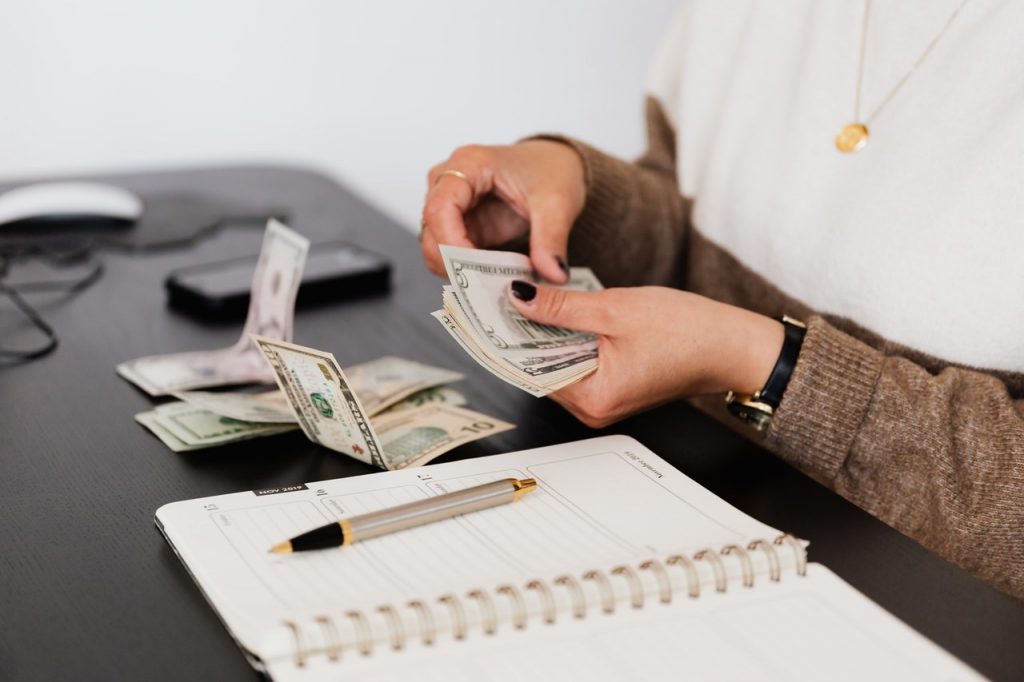 Helps You Find the Best Opportunity for Your Money - Fiology